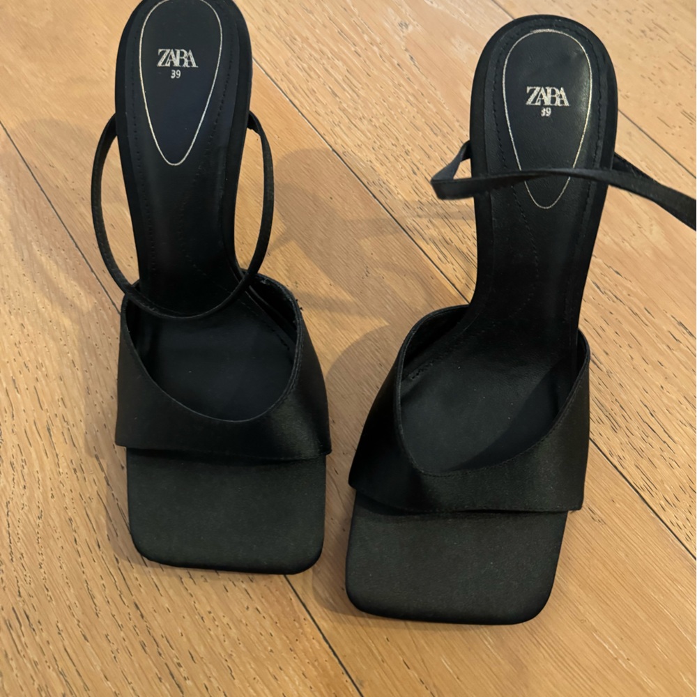 Zara Elegant Black Heeled Sandals